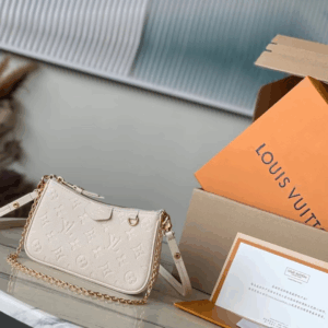 Louis Vuitton LV Easy Pouch On Strap Super Fake Handbags White Milk 19×11.5x3cm