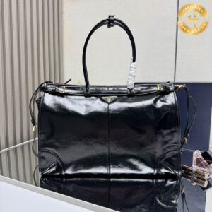 Prada large leather handbag black patent leather AC444